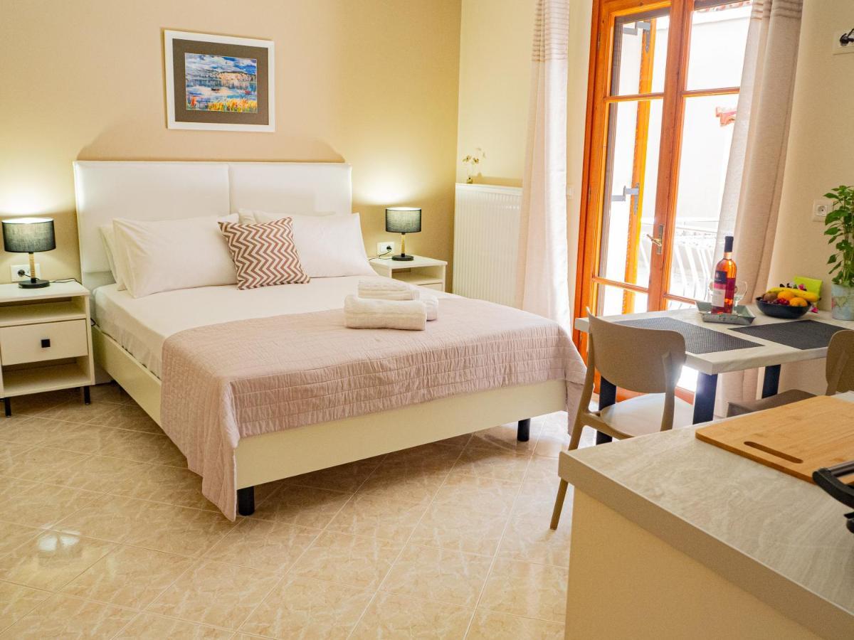 Апартаменти Dina Studio Argostoli 1 Екстер'єр фото