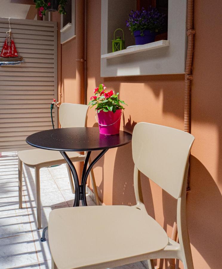 Апартаменти Dina Studio Argostoli 1 Екстер'єр фото